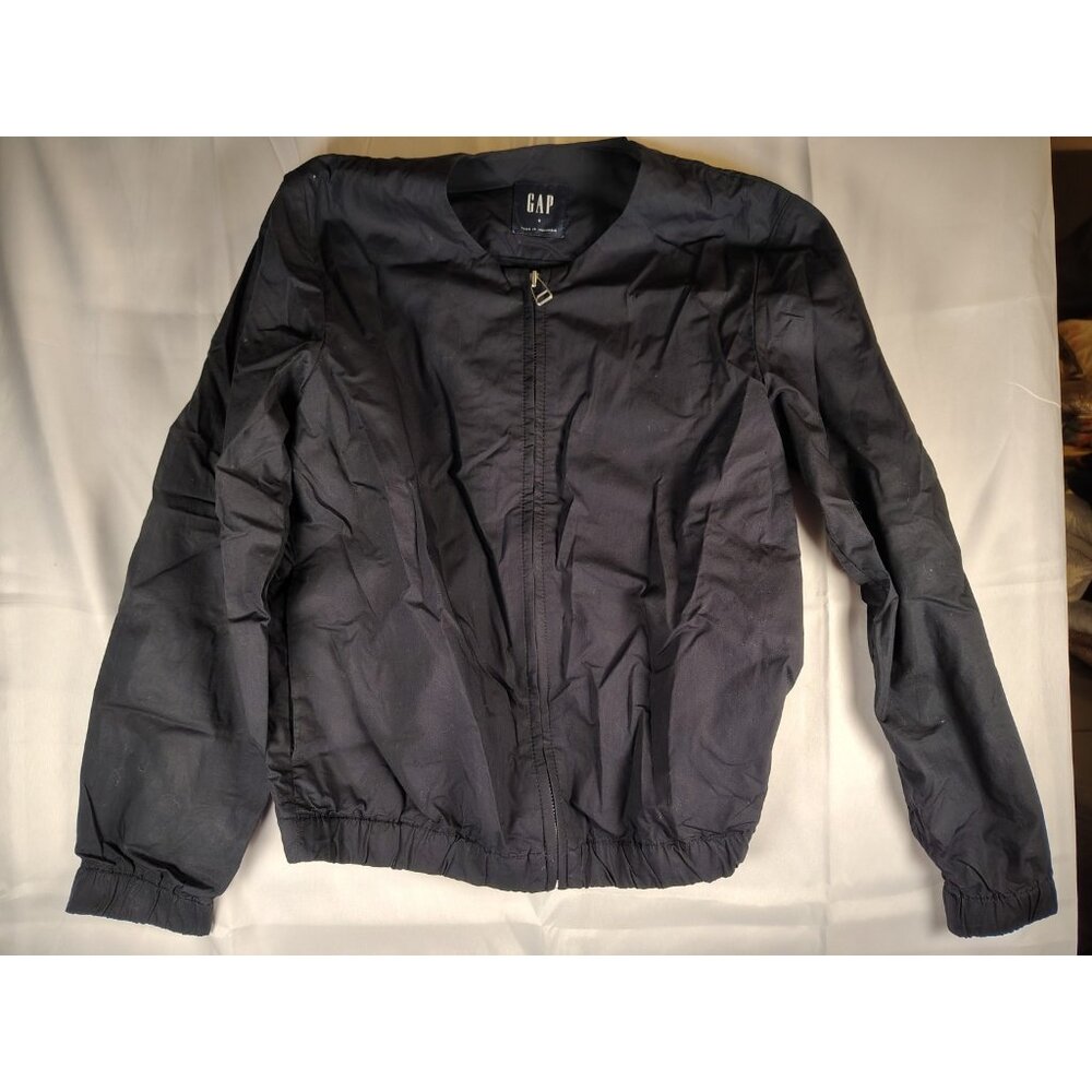GAP LIGHT WEIGHT BLK ZIP UP JACKET! SIZE S